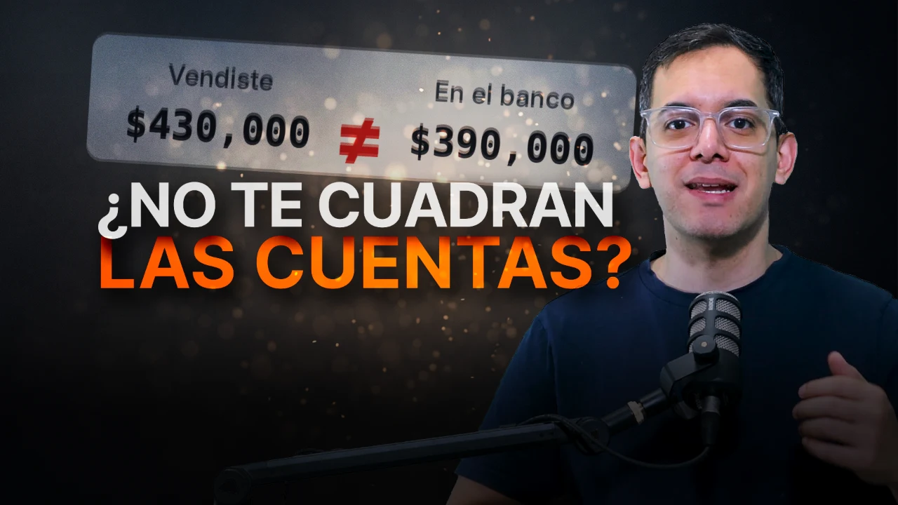 José Yuriar junto a su micrófono, con una tarjeta que compara Vendiste $430,000 contra En el banco $390,000 y la pregunta ¿No te cuadran las cuentas?